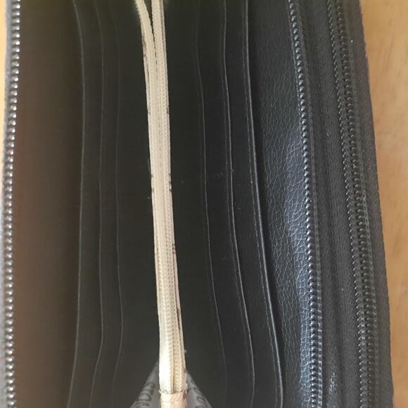 Stone Mountain Embossed Paisley Small Gray Shoulder Clutch Purse - Picture 5 of 9